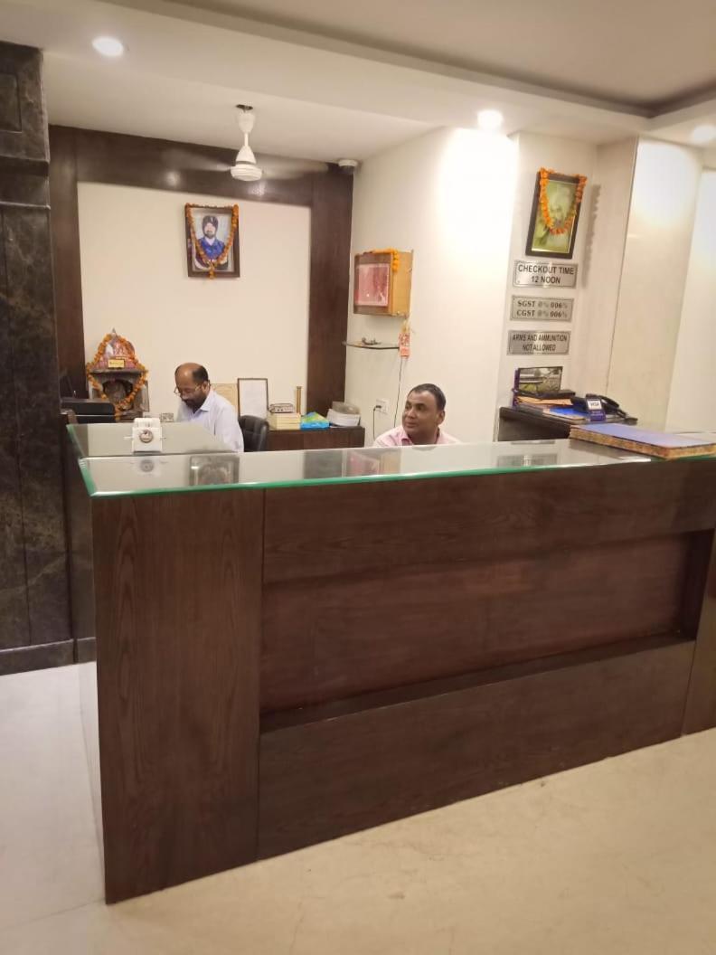 Hotel Avtar @New Delhi Railway Station Екстер'єр фото